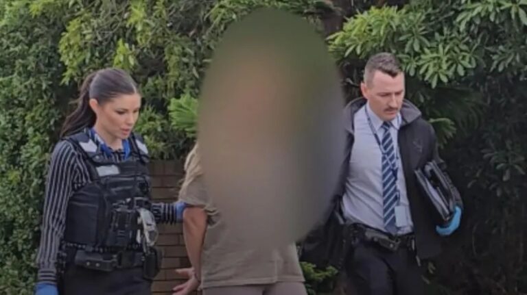 Australian Woman Charged with Assaulting Muslim Women in Melbourne Shopping Center