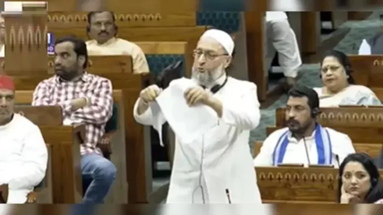 Owaisi tore the copy of Waqf Research Bill, said- it is unconstitutional
