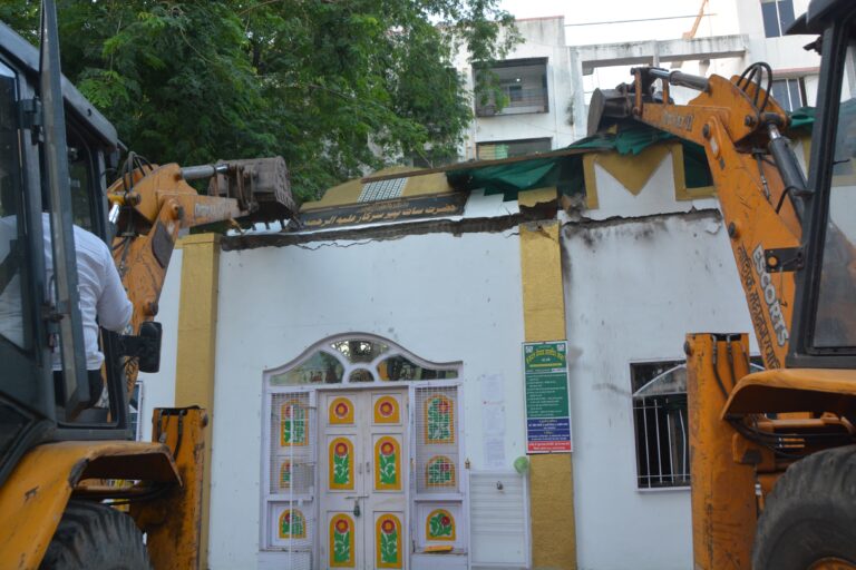 धार्मिक स्थल रडार पर – नाशिक में अब तक 108 अवैध स्थल हटाए गए