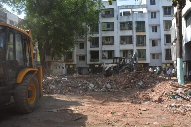 Supreme Court Rules in Favor of Municipal Corporation in Satpeer Baba Dargah Encroachment Case