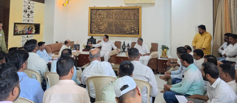 अमळनेरातील वाढीव मालमत्तांची फेर मोजणी करून नागरिकांचे पूर्ण समाधान करा.