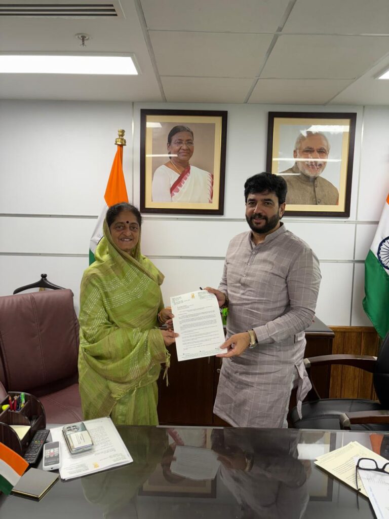 जळगाव विमानतळ विस्तारासाठी केंद्राकडे निर्णायक पावले- खा स्मिता वाघ.