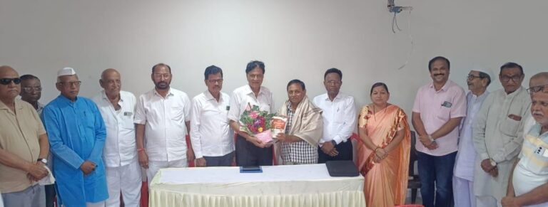 ५० वर्षे पत्रकारितेत योगदान देणाऱ्या.पांडुरंग पाटलांना पुरस्कार यथोचितच.