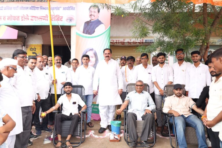 स्वातंत्र्यदिनानिमित्त मारवड येथे रक्तदान व डोळे तपासणी शिबिराला उत्स्फूर्त प्रतिसाद.