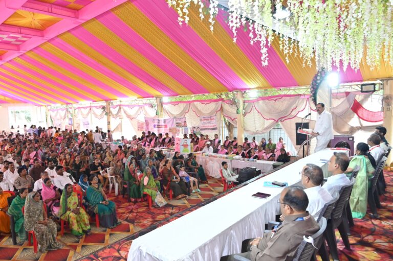 छत्रपती शिवाजी महाराज महसूल समाधान शिबिरास नागरिकांचा उत्स्फूर्त प्रतिसाद.