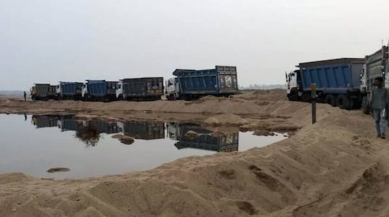 अमळनेर तालुक्यात अवैध वाळू उपसा बिनधास्त सुरू; प्रशासनाचे दुर्लक्ष?