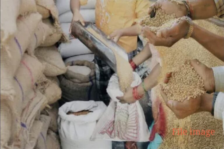 रेशनकार्ड धारकांचे हक्क जाणून घ्या! सरकारकडून पारदर्शकतेसाठी  सूचना.