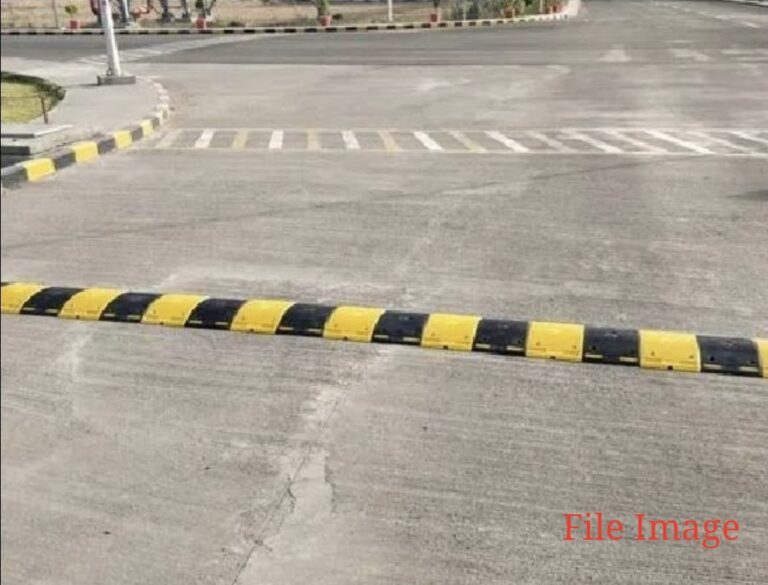 गलवाडे रोडवर अपघातांना आळा घालण्यासाठी नागरिकांची गतिरोधक बसविण्याची मागणी.