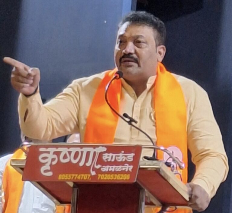 अमळनेरमध्ये शिवसेनेचा भव्य कार्यकर्ते मेळावा संपन्न.