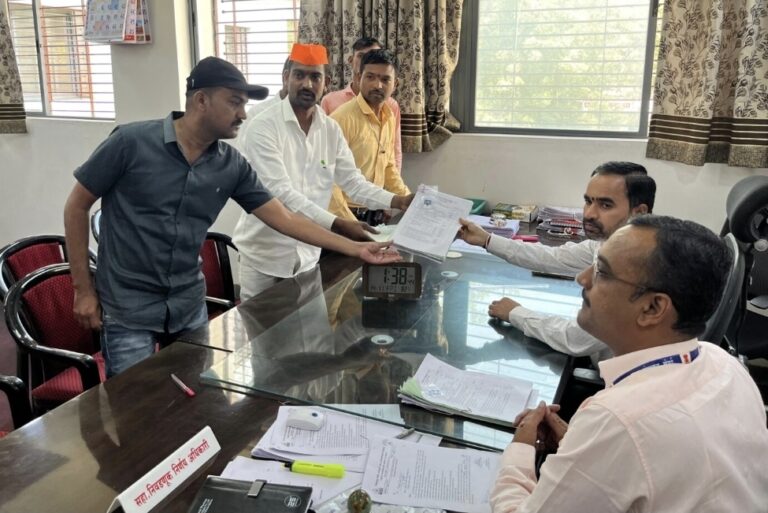 प्रभाग क्रमांक 4 मधून परेश उदयवाल यांचा नामांकन अर्ज दाखल.